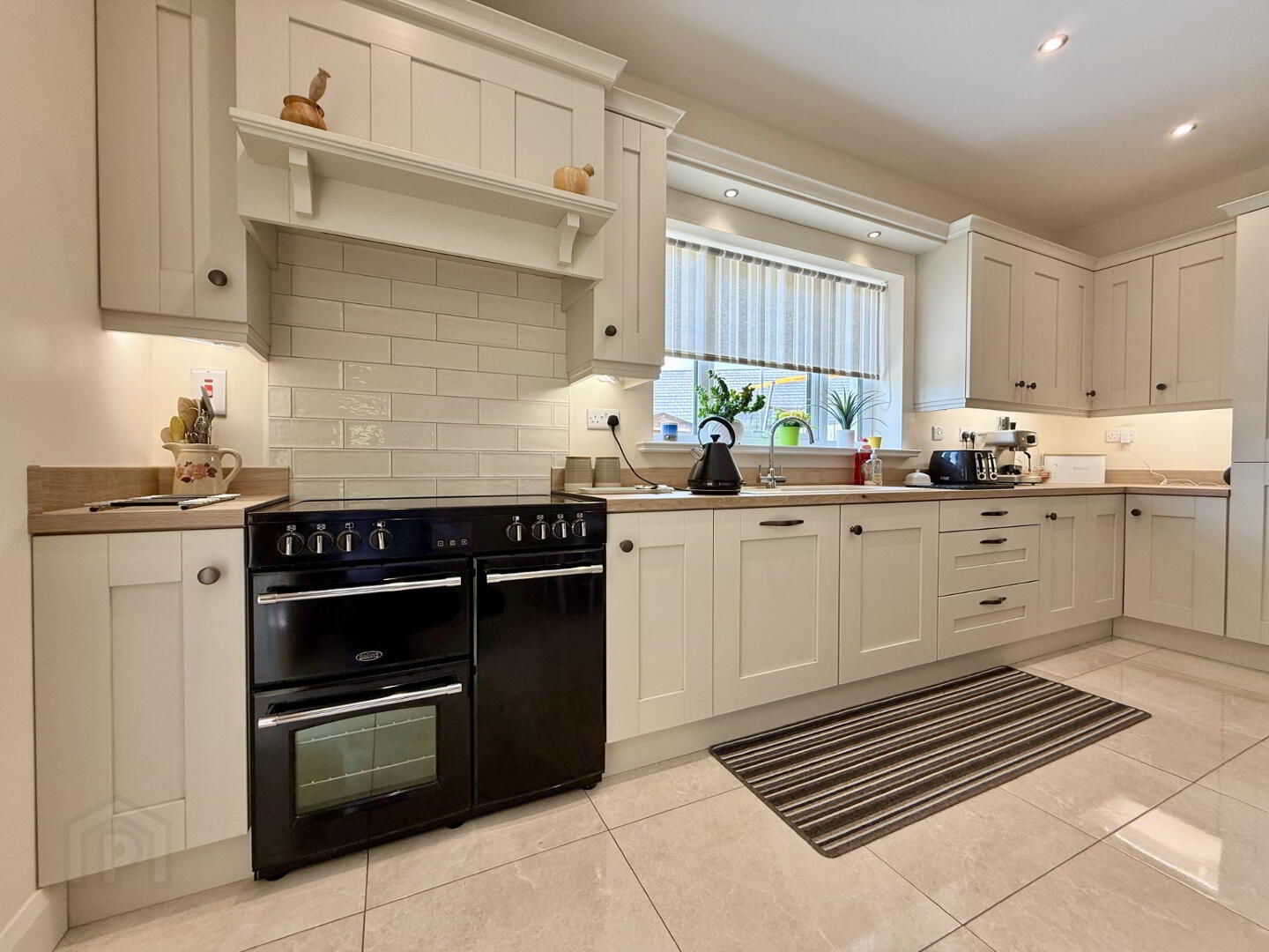 12 Crewroe Avenue 11 of 37