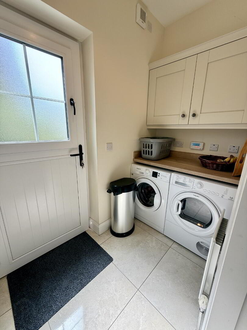 12 Crewroe Avenue 16 of 37