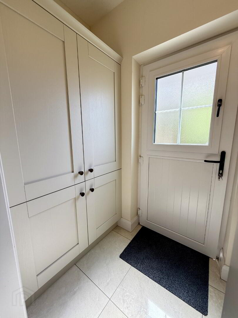 12 Crewroe Avenue 17 of 37