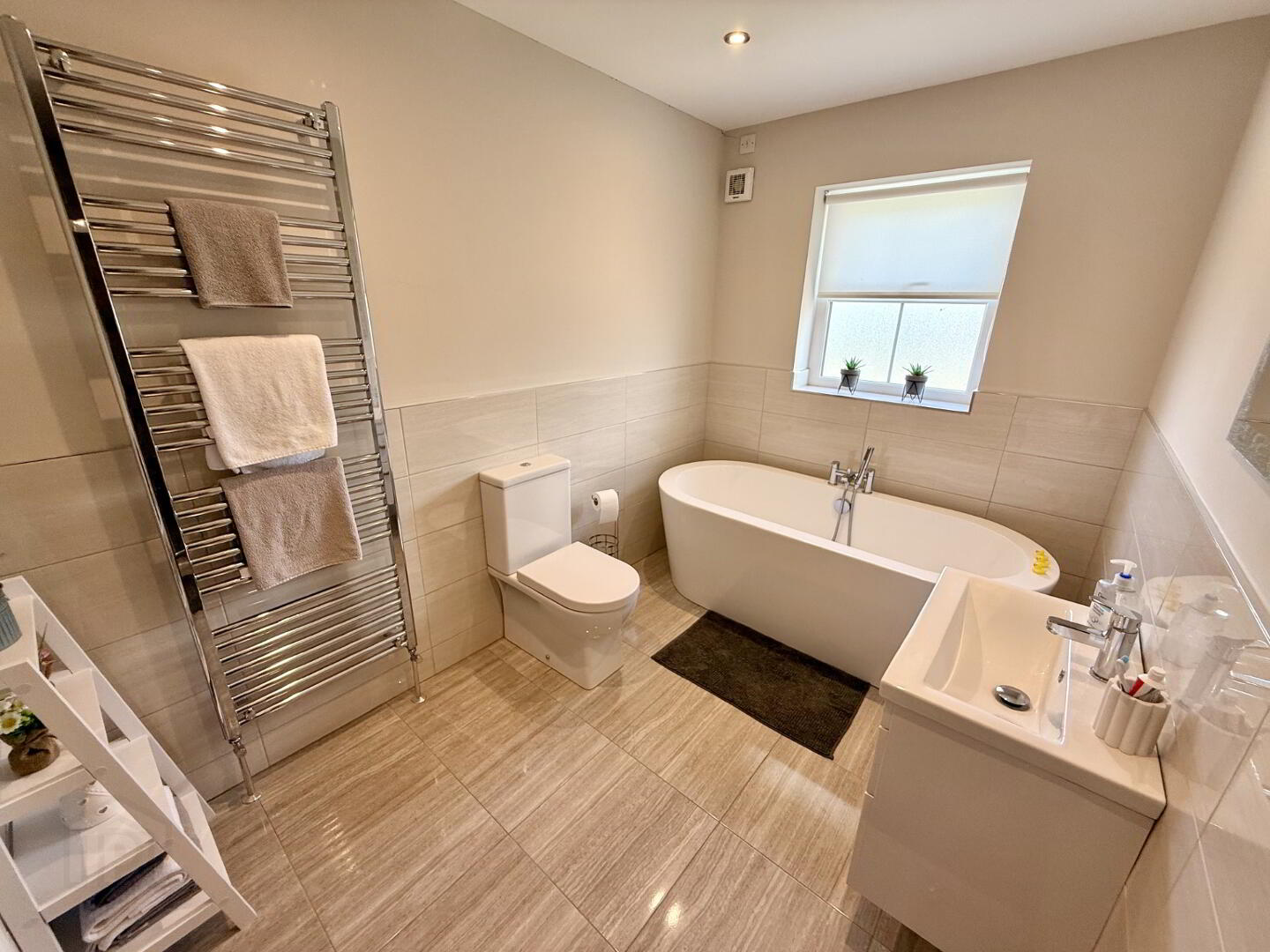 12 Crewroe Avenue 28 of 37