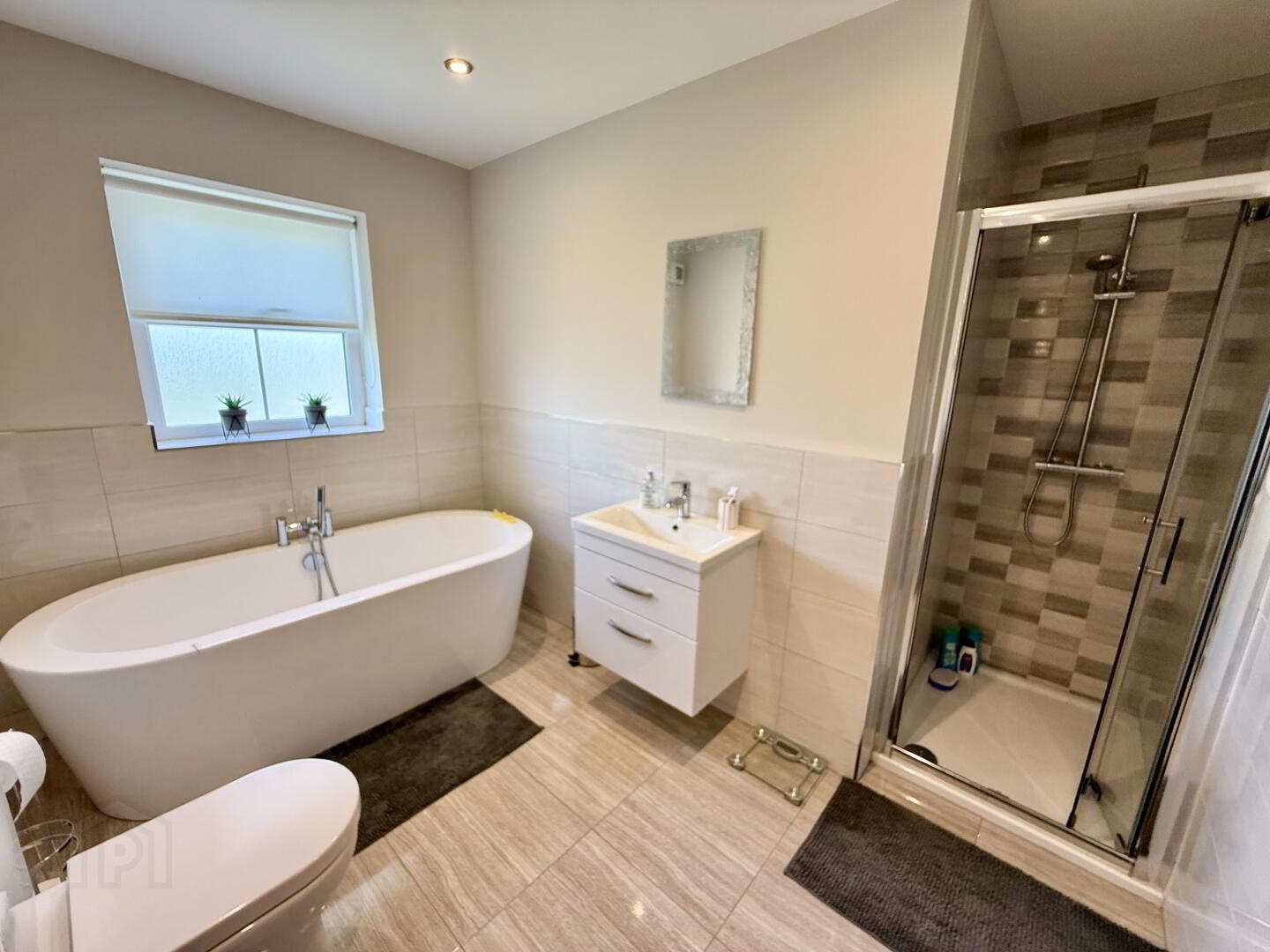 12 Crewroe Avenue 29 of 37