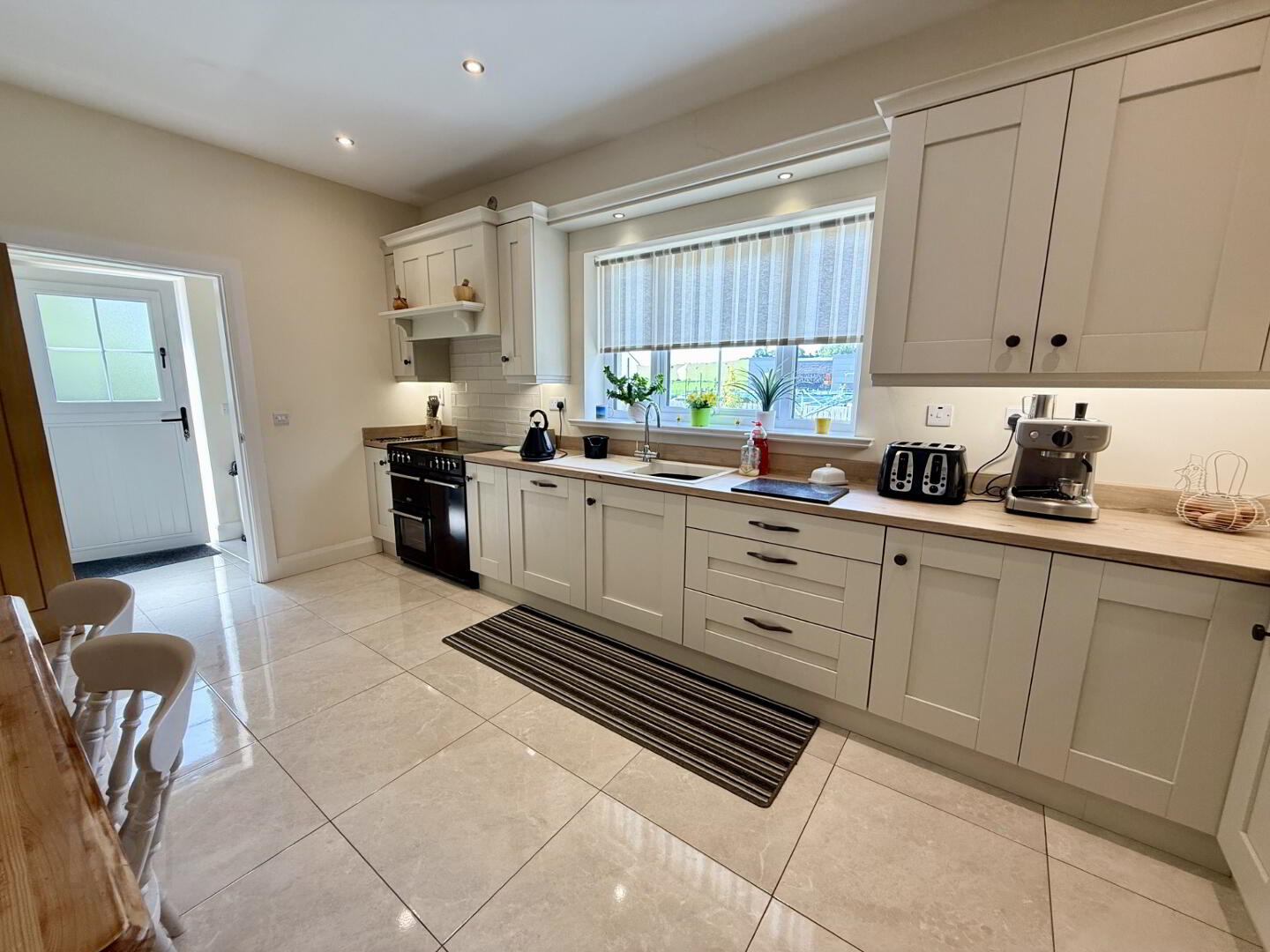 12 Crewroe Avenue 15 of 37