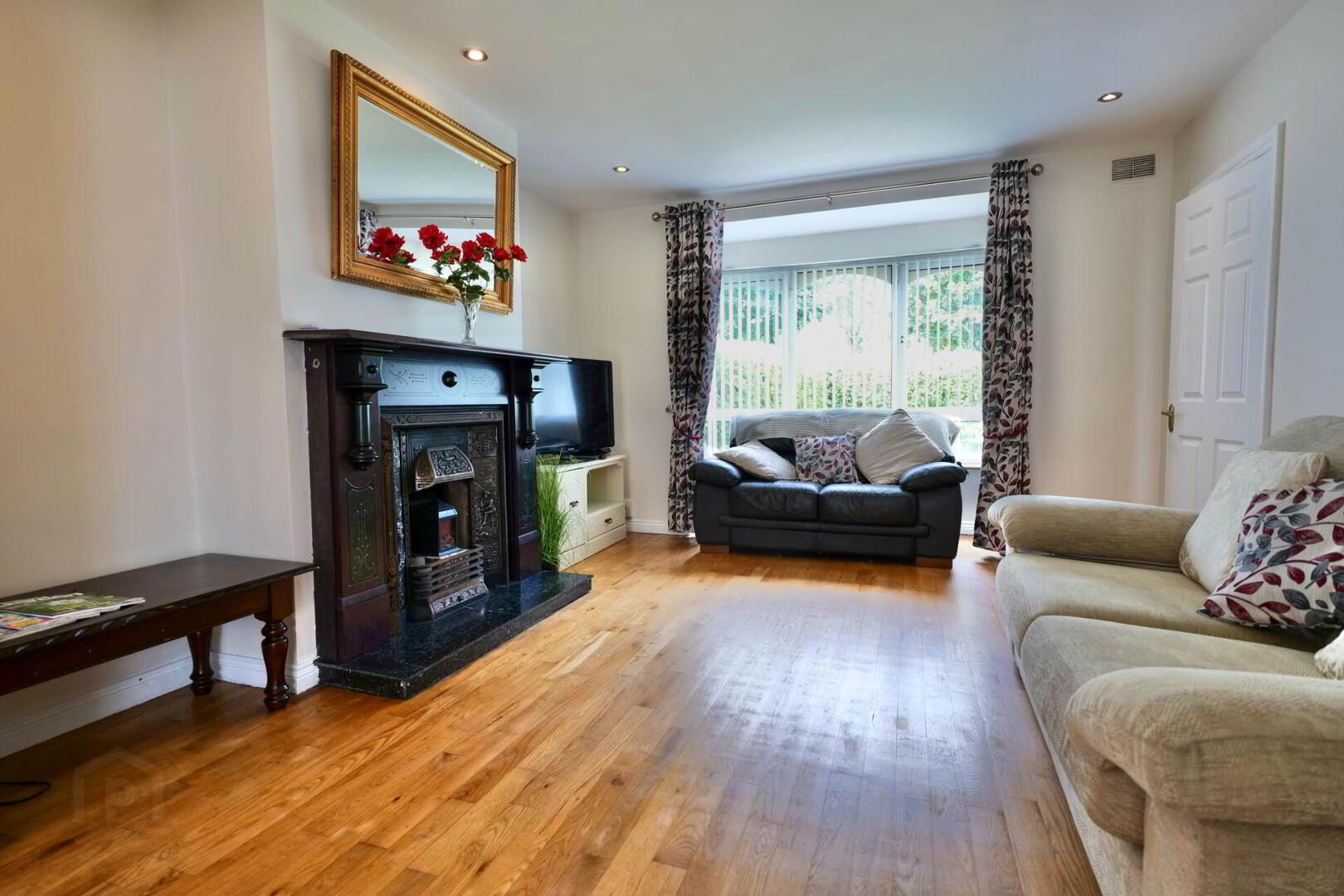 25 Oakfield 3 of 21