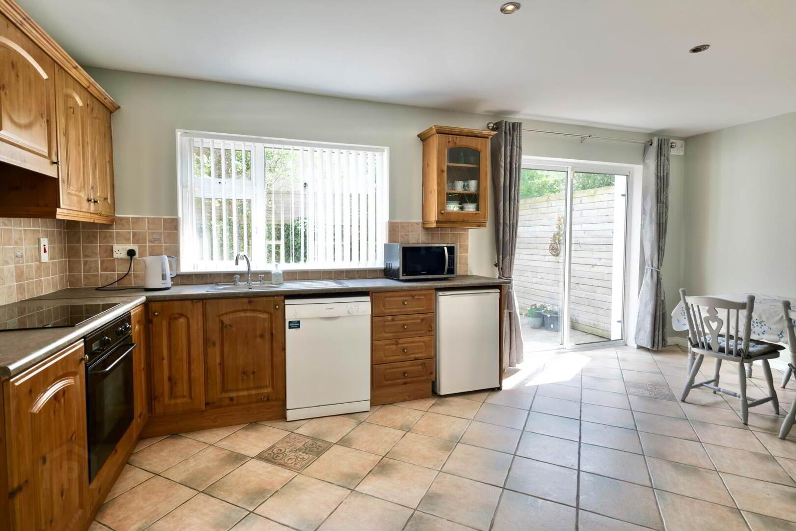 25 Oakfield 5 of 21