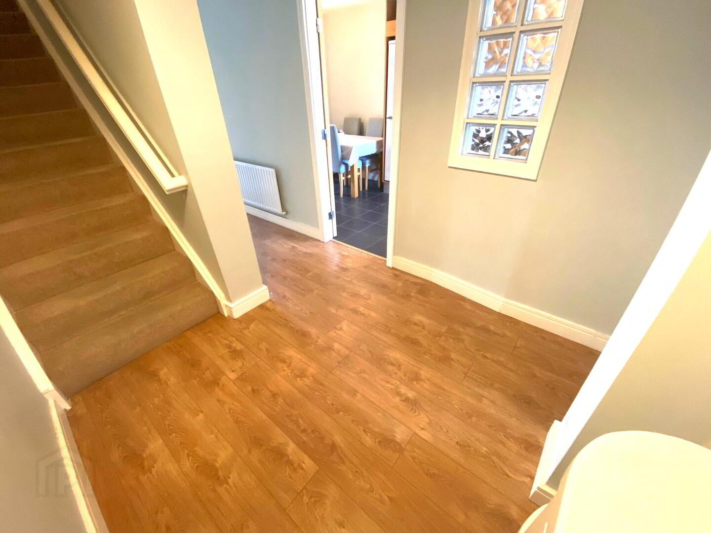 property description image