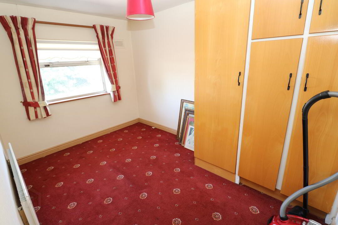 8 Ballsgrove 16 of 24