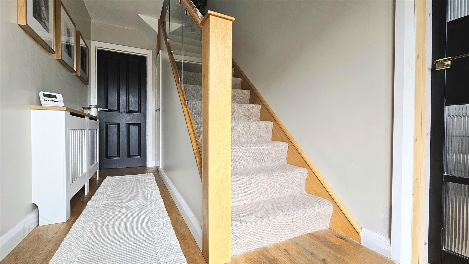37 Hillview Crescent 4 of 29