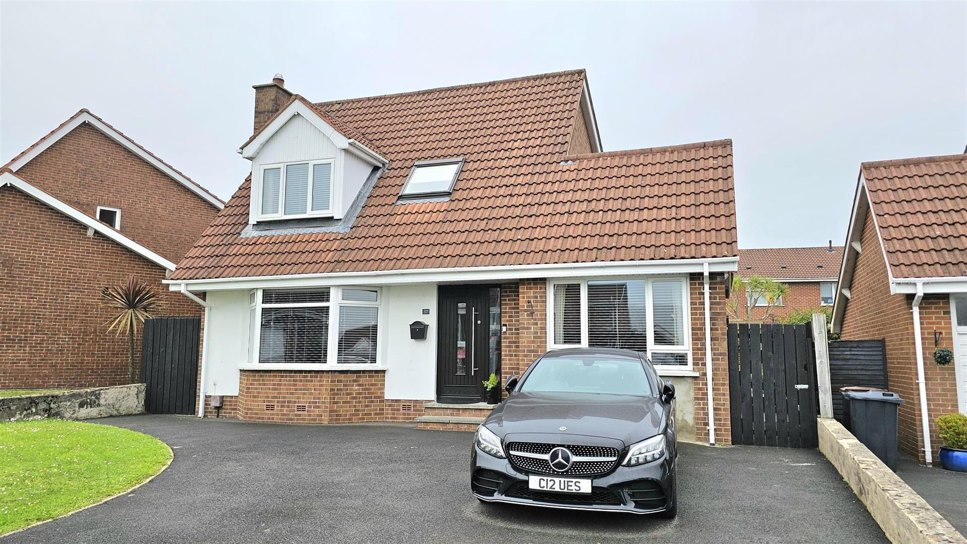 37 Hillview Crescent 1 of 29