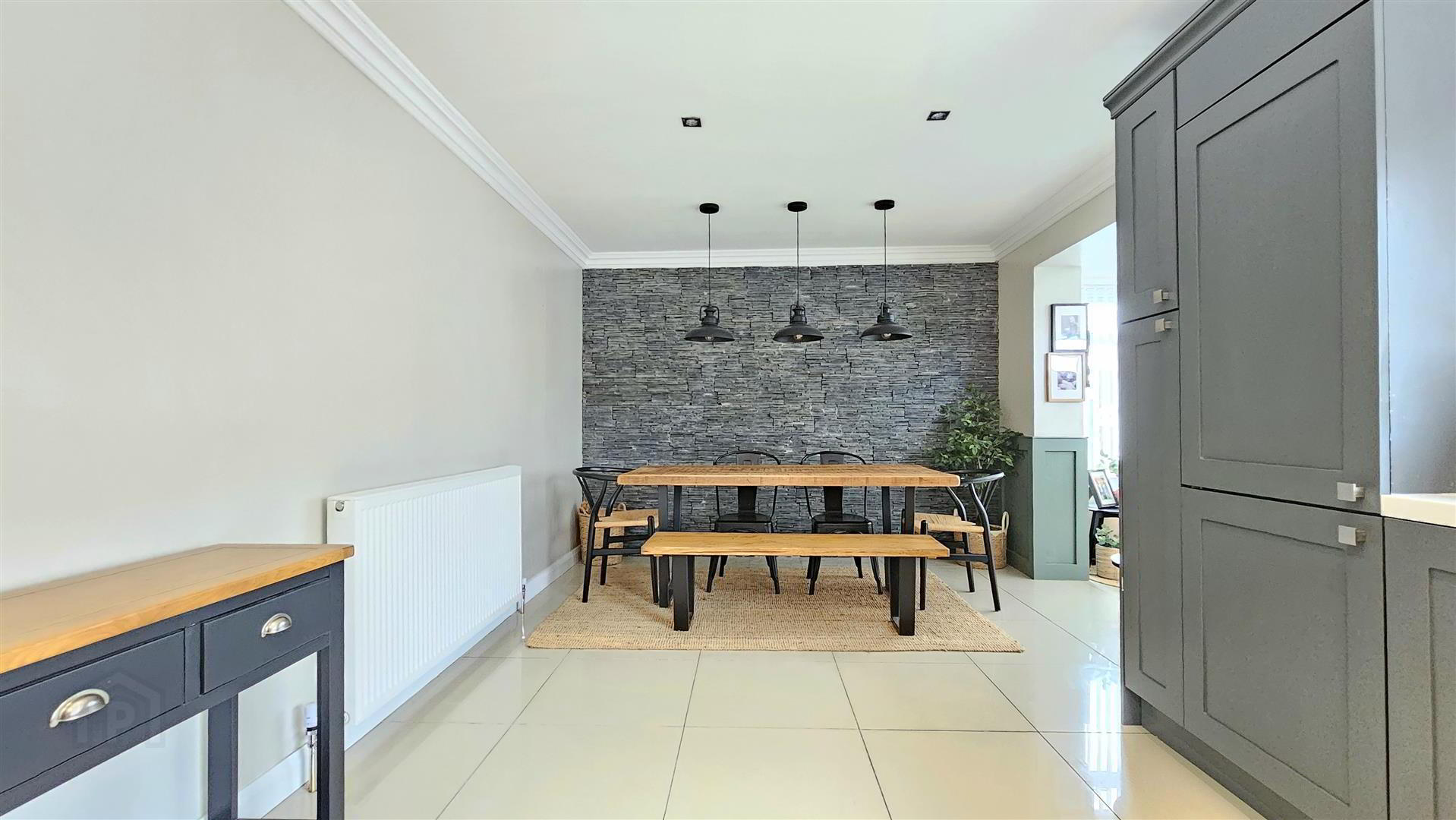 37 Hillview Crescent 12 of 29
