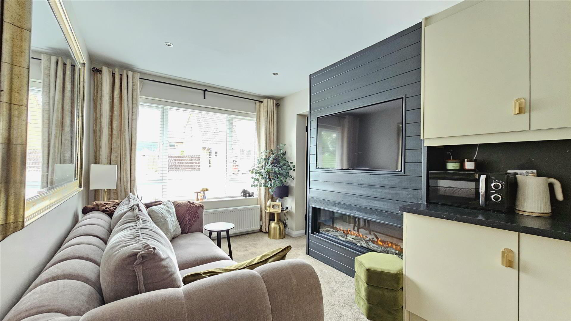 37 Hillview Crescent 18 of 29