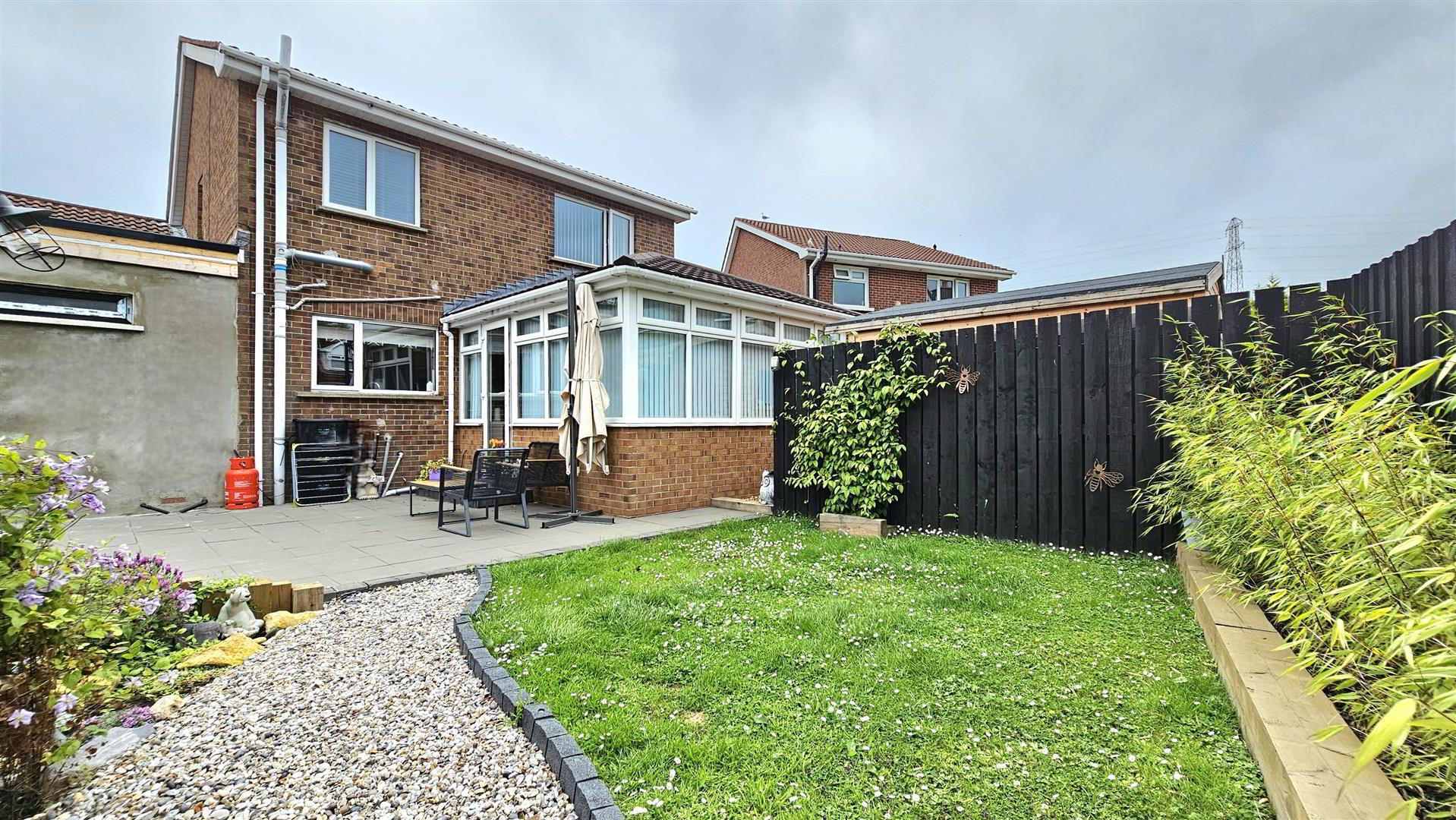 37 Hillview Crescent 25 of 29