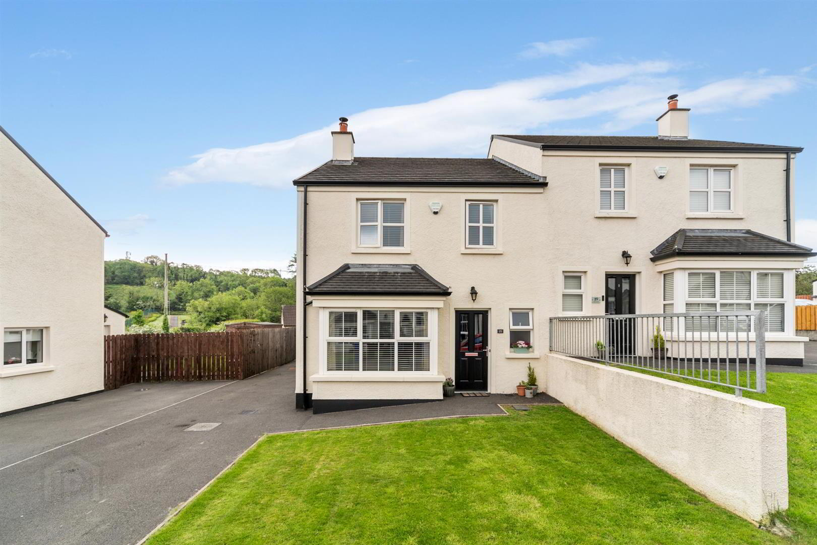 21 Weavers Way 1 of 27