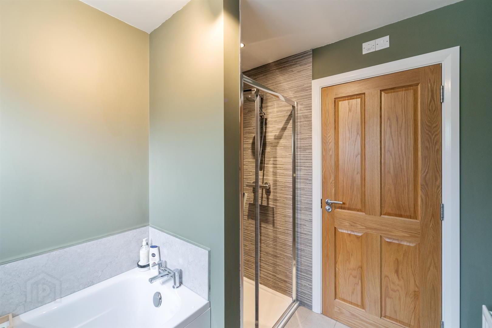 21 Weavers Way 18 of 27