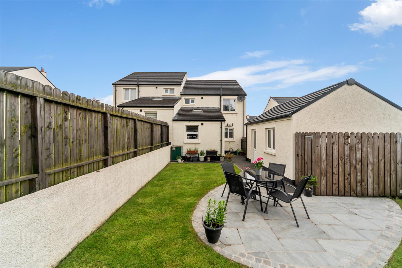 21 Weavers Way 24 of 27