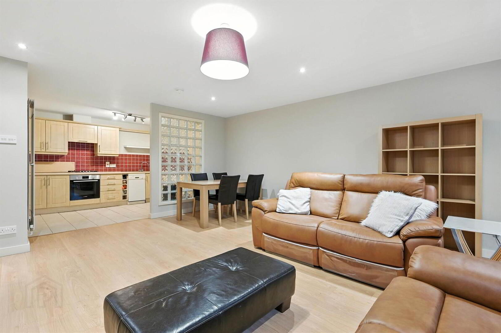 38 Queens Square 6 of 12