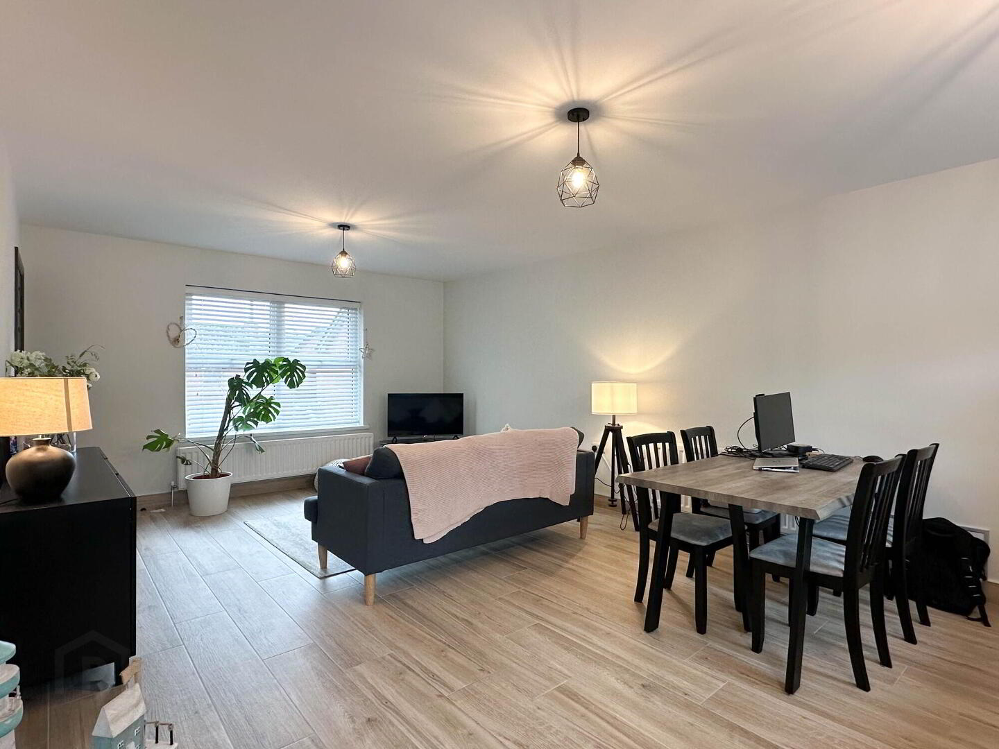 Apt 5, Circular Road Mews 8 of 24
