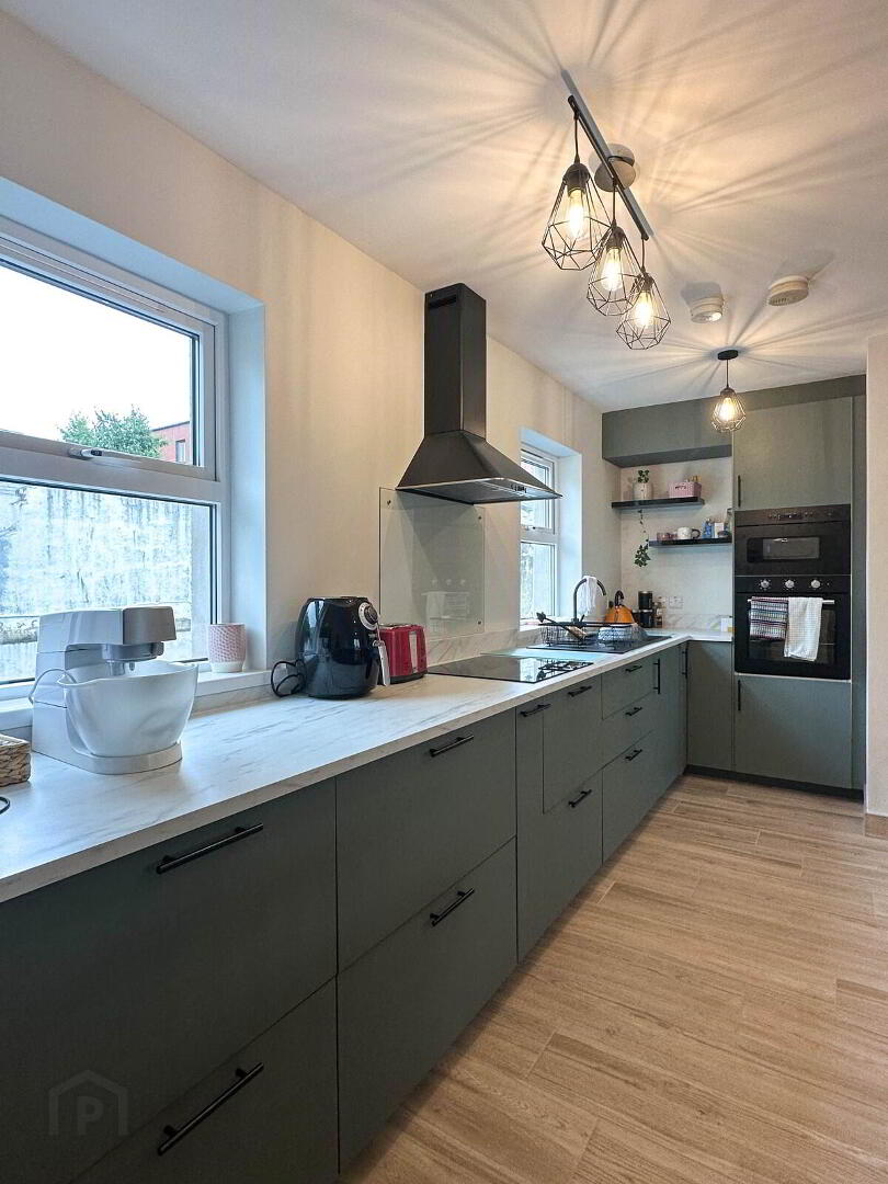 Apt 5, Circular Road Mews 11 of 24