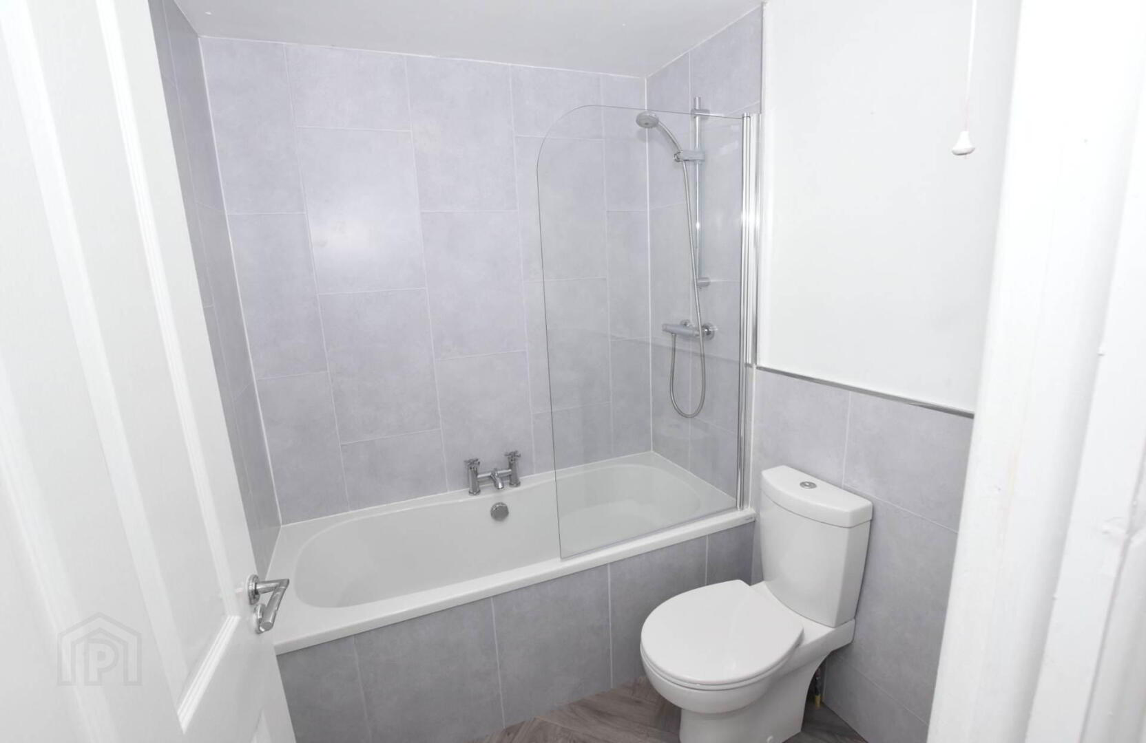 5 Meadowbank Avenue 8 of 18