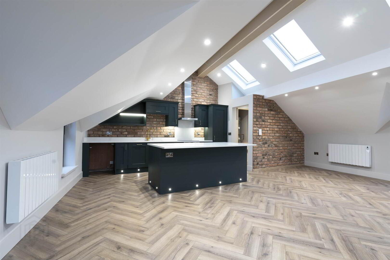 Apt 3, 37 West 10 of 19