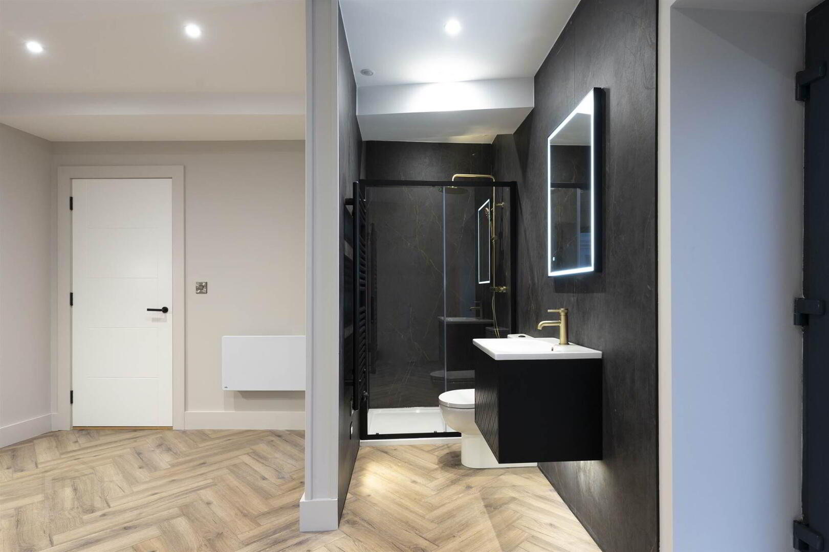 Apt 3, 37 West 15 of 19