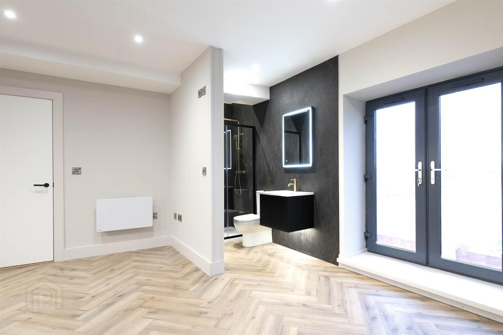 Apt 3, 37 West 14 of 19