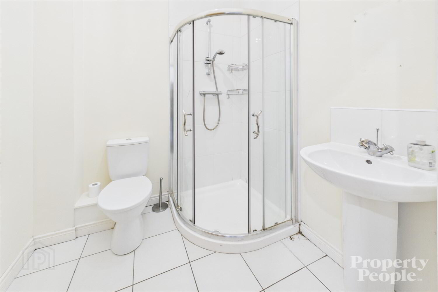 10b Glandore Avenue 9 of 16