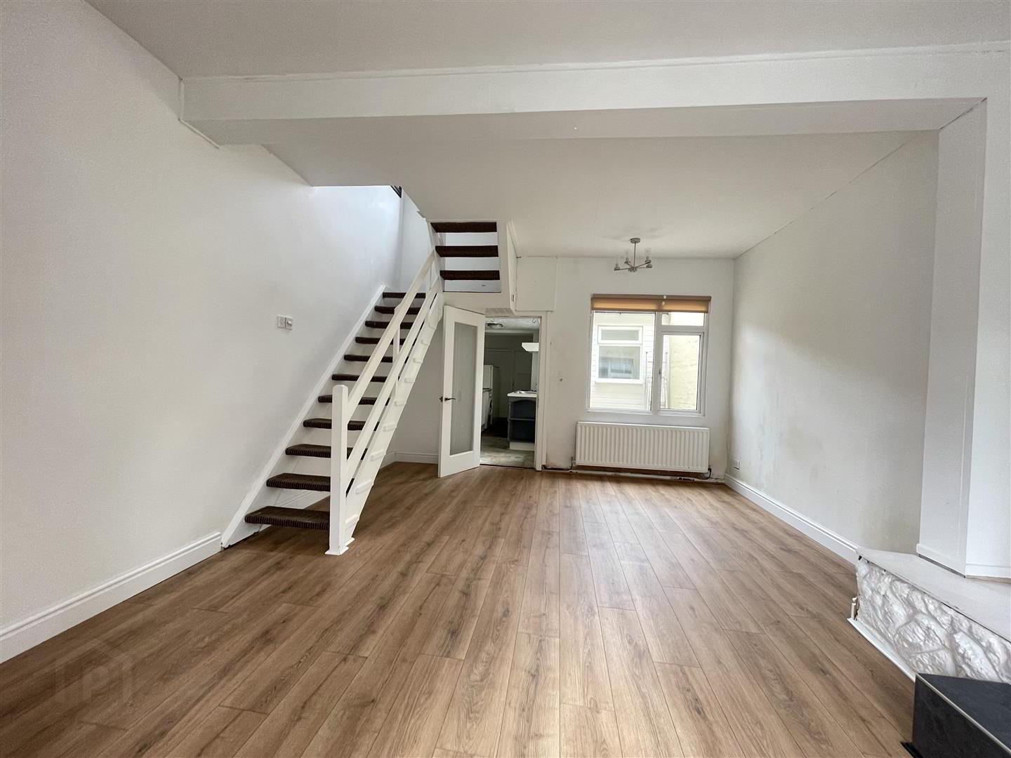 135 Donegall Avenue 3 of 9