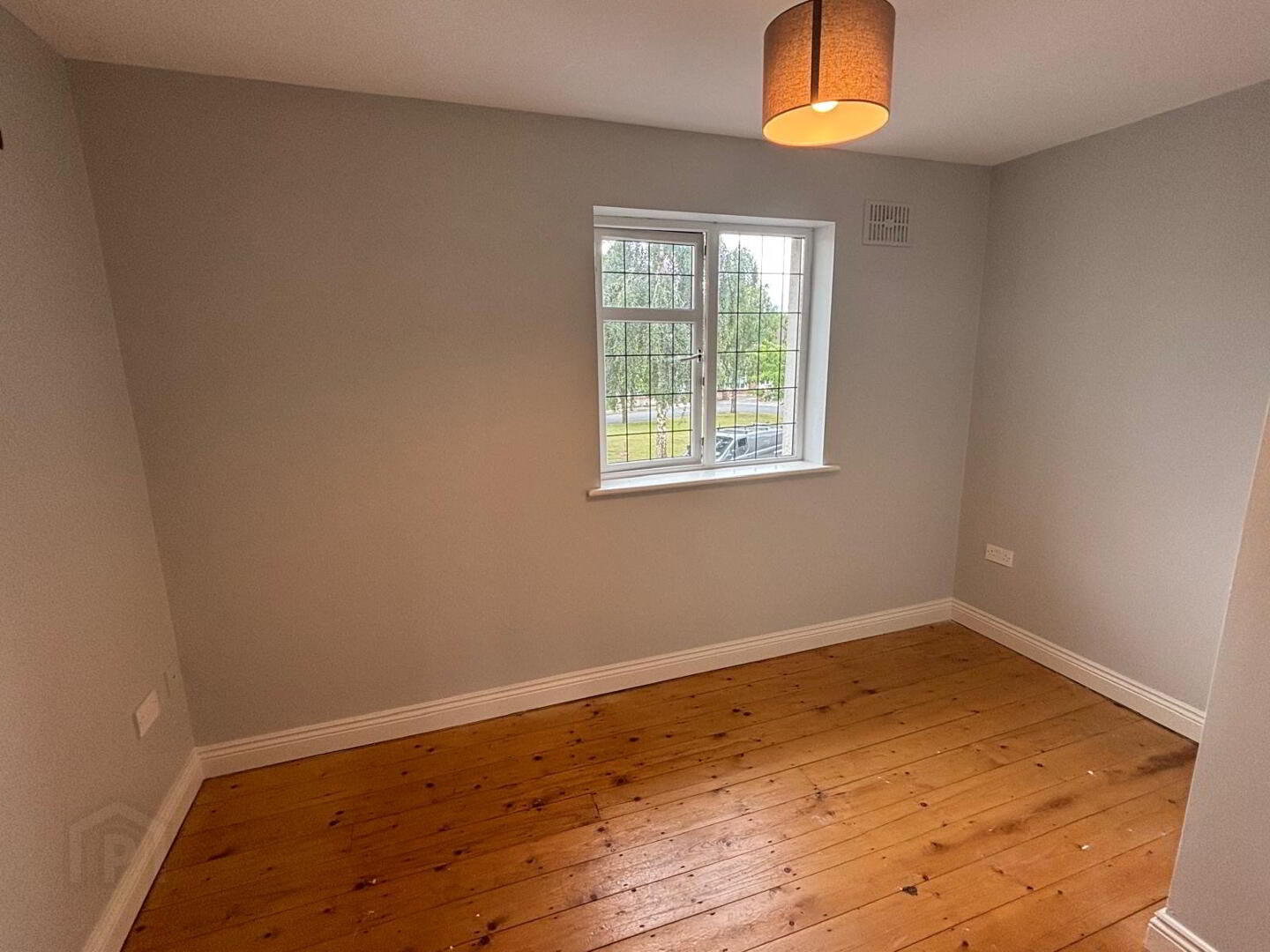 13 Bourlum Court, Green Road 7 of 19