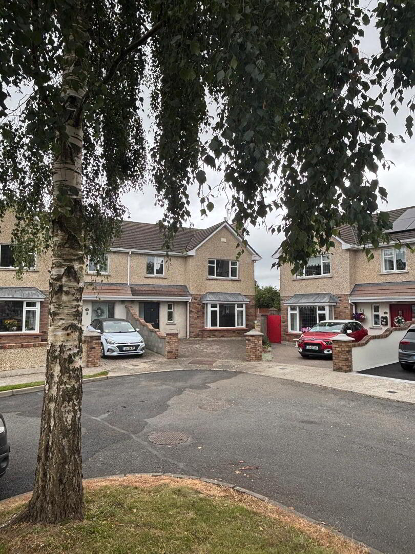 13 Bourlum Court, Green Road 14 of 19