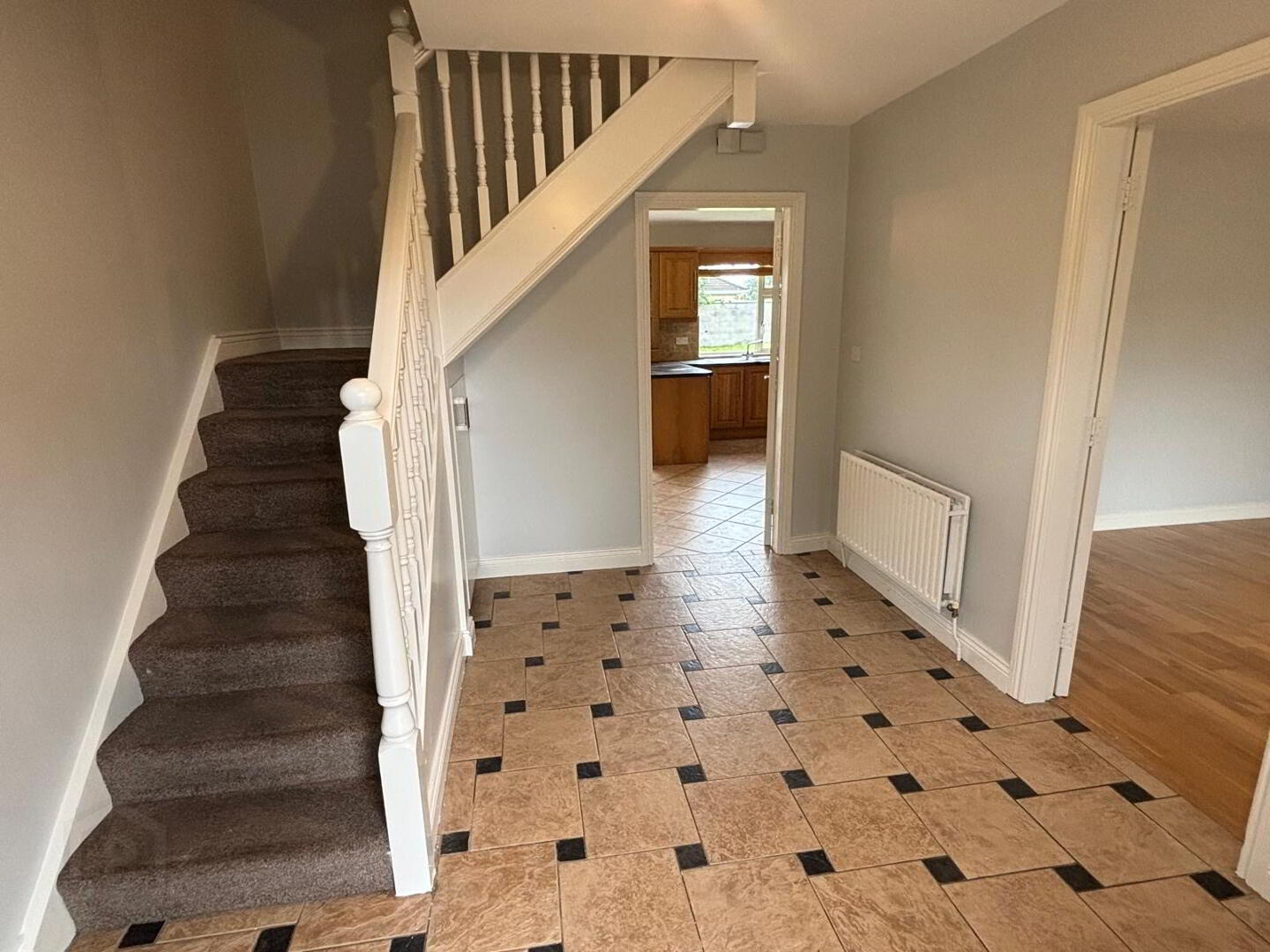 13 Bourlum Court, Green Road 4 of 19