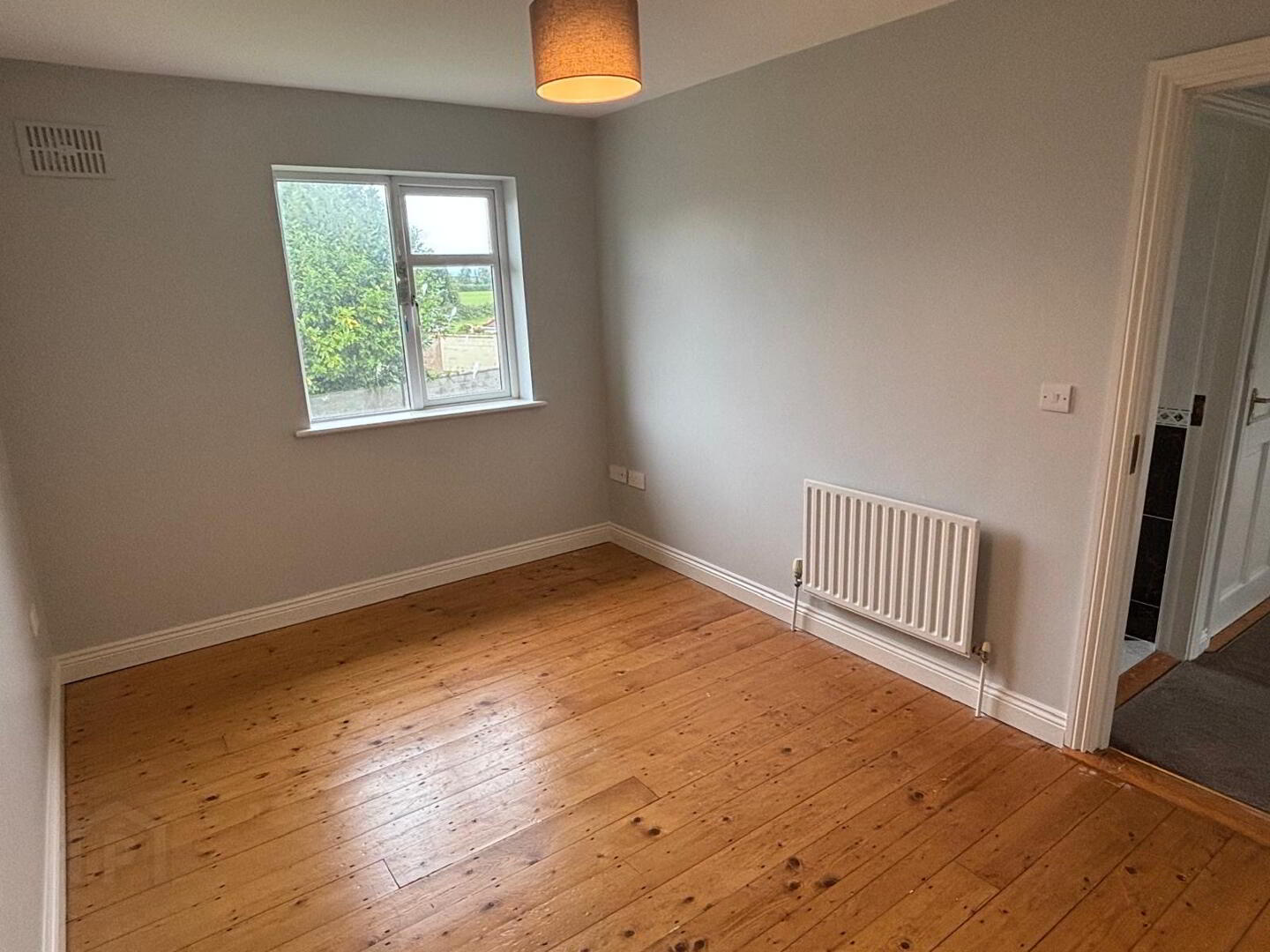 13 Bourlum Court, Green Road 10 of 19