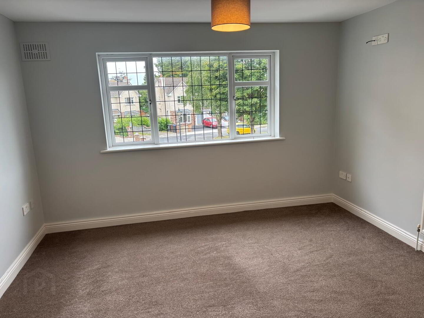 13 Bourlum Court, Green Road 12 of 19