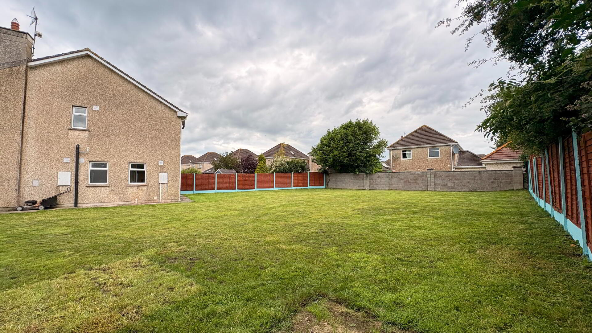 13 Bourlum Court, Green Road 15 of 19