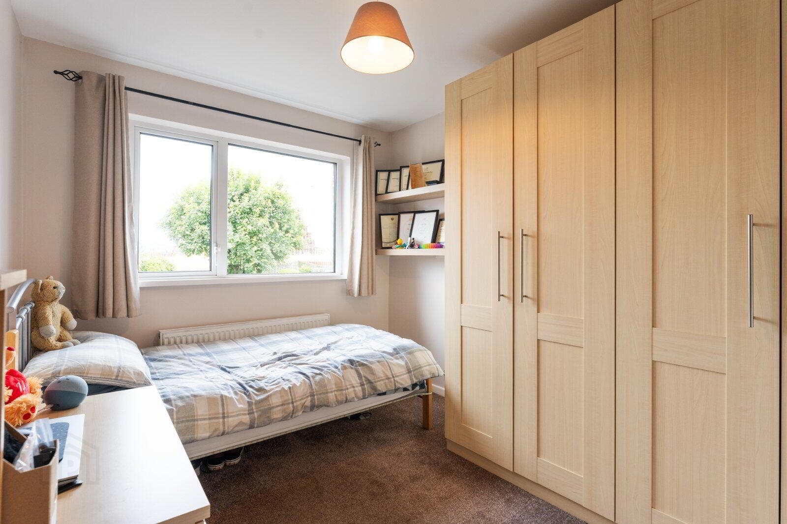 81 Dermott Avenue 22 of 35