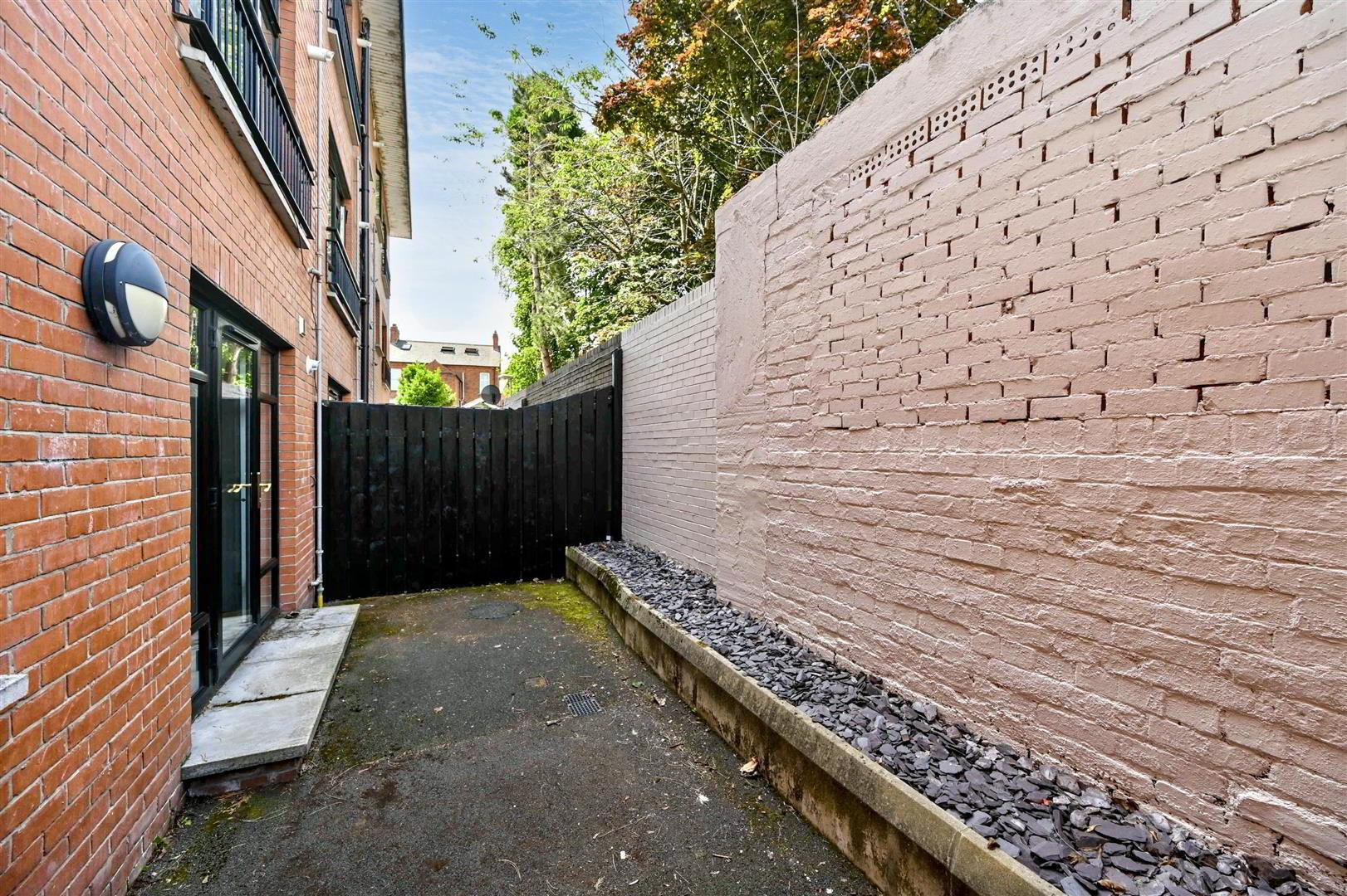 Apt 10, 39a Dundela Crescent 8 of 15