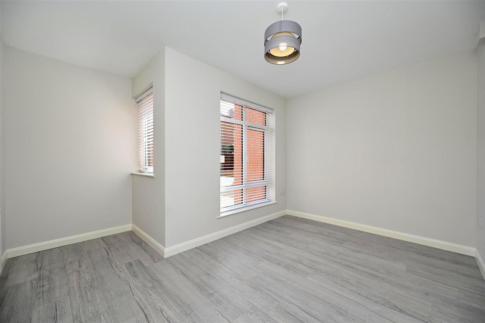 Apt 10, 39a Dundela Crescent 9 of 15