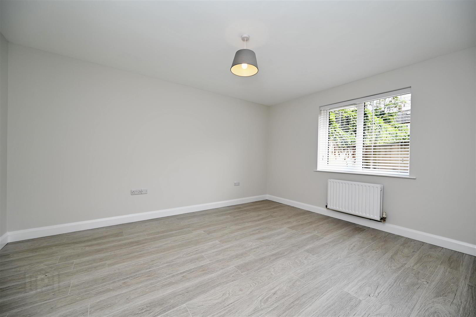 Apt 11, 39a Dundela Crescent 10 of 15
