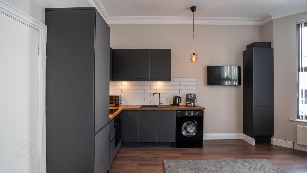 Apt 1, 17 Camden Street 4 of 9