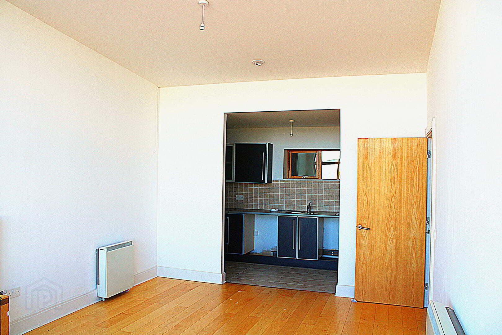 404  Riverdell 3 of 12