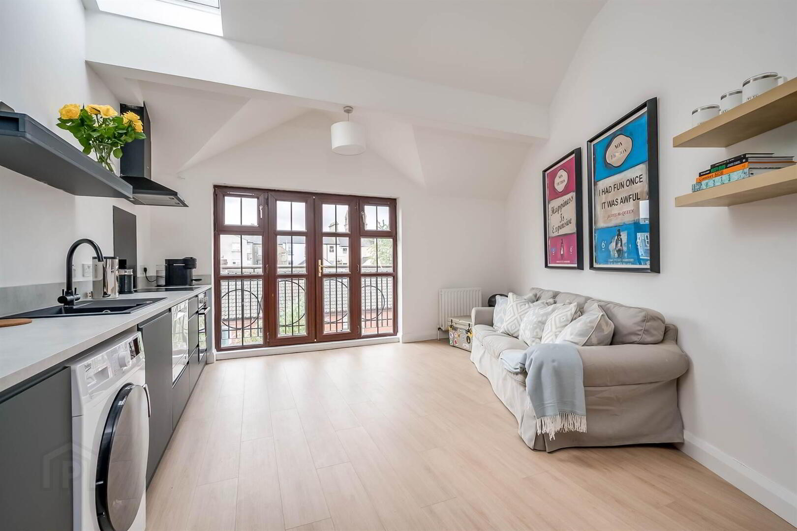 5 Southside Mews 3 of 14