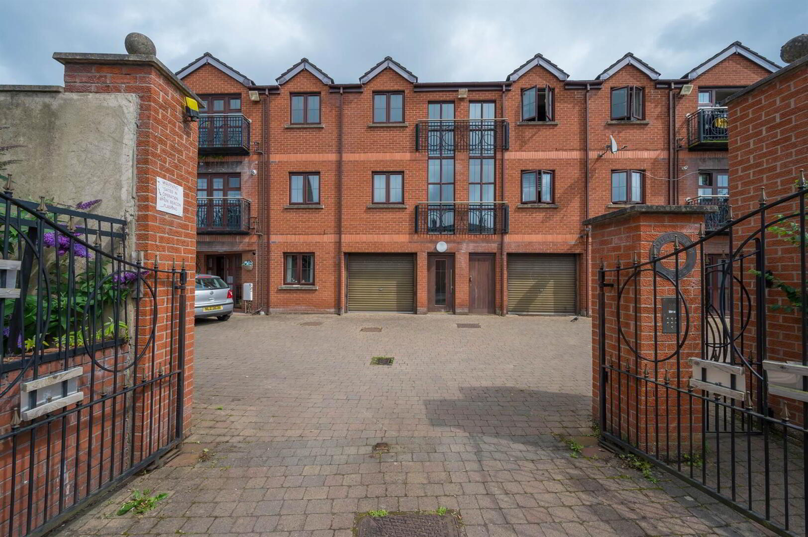 5 Southside Mews 1 of 14