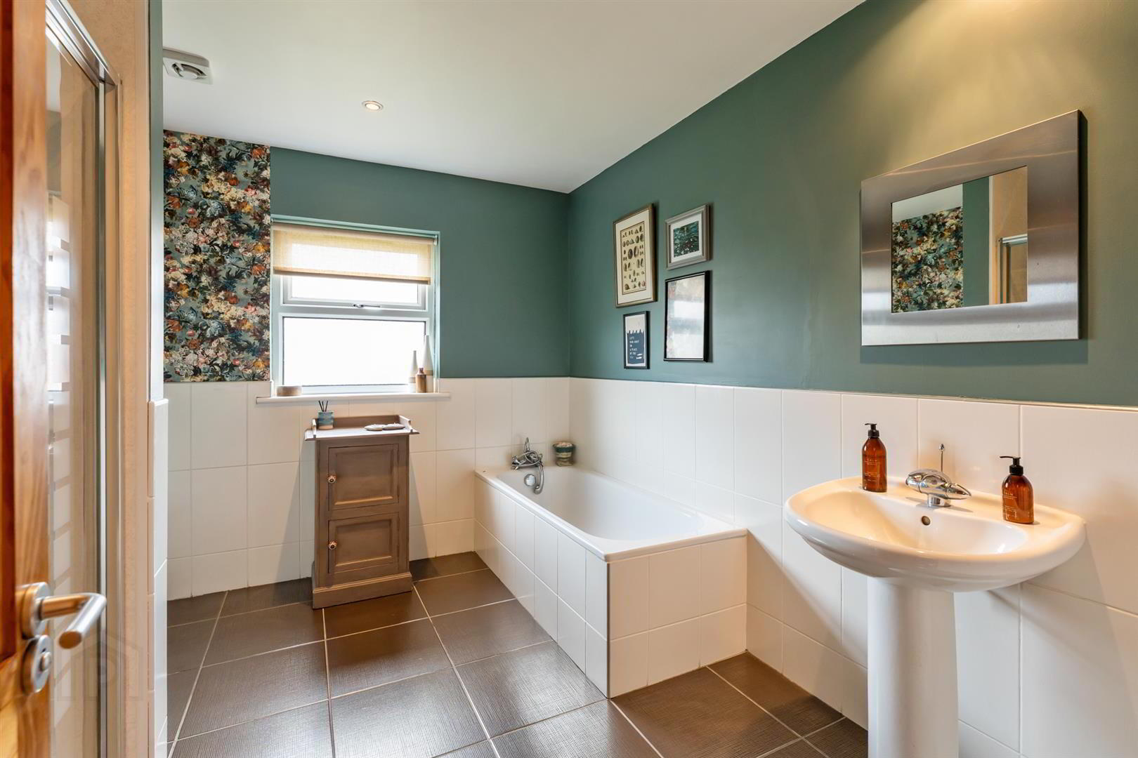 16 Castle Meadow Road 13 of 26