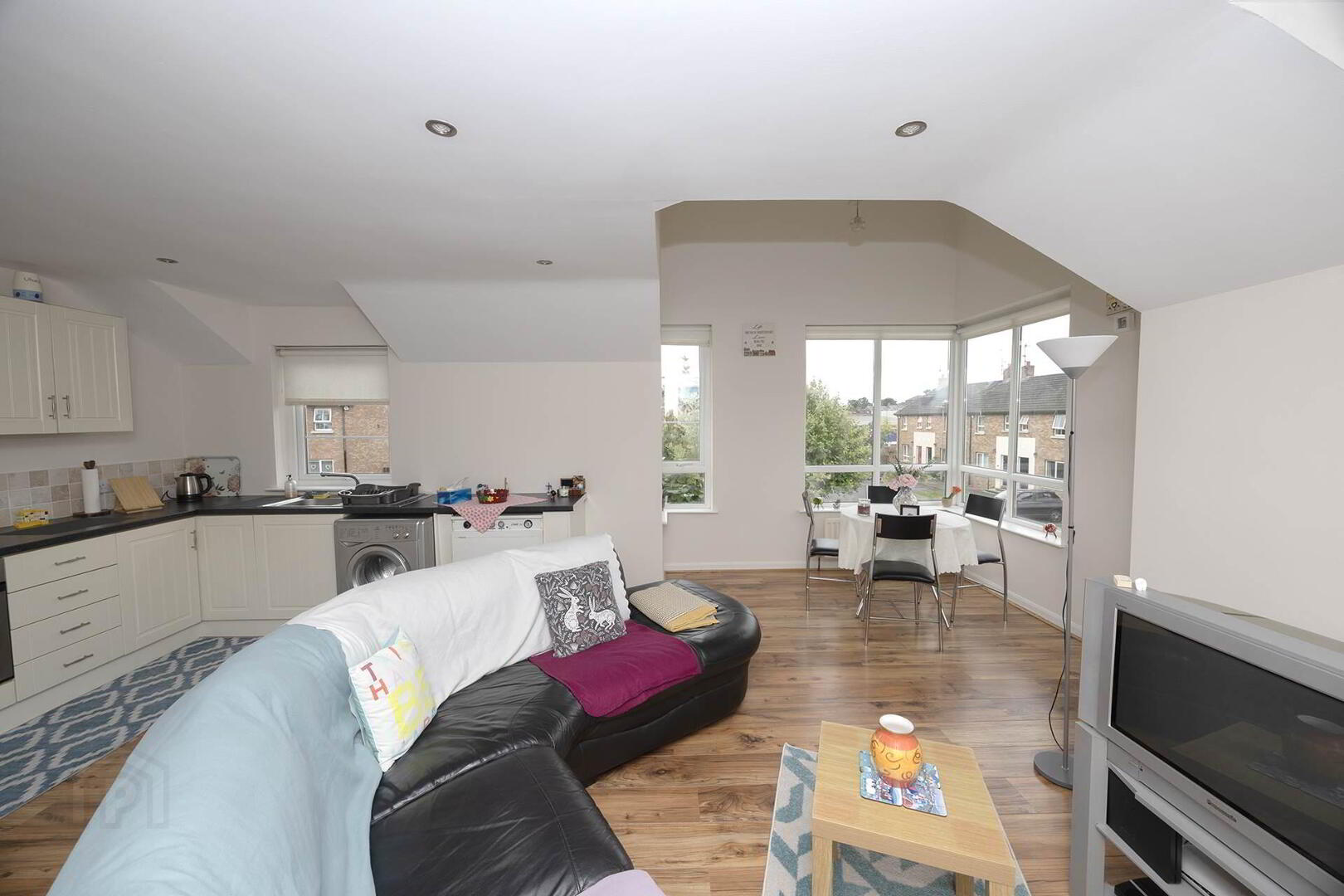 32 Castle Lane Mews 5 of 16