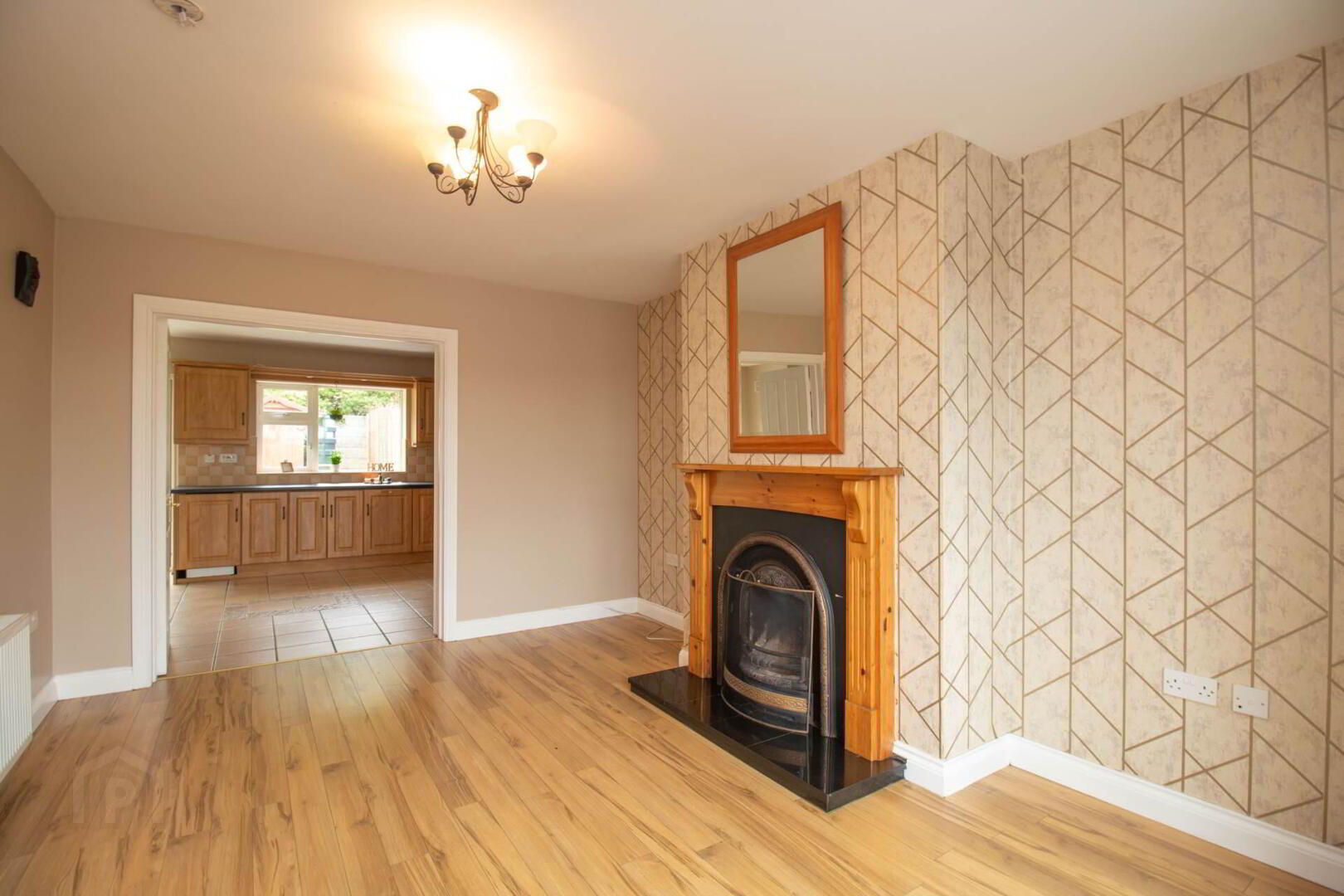 53 Heatherfield 4 of 27