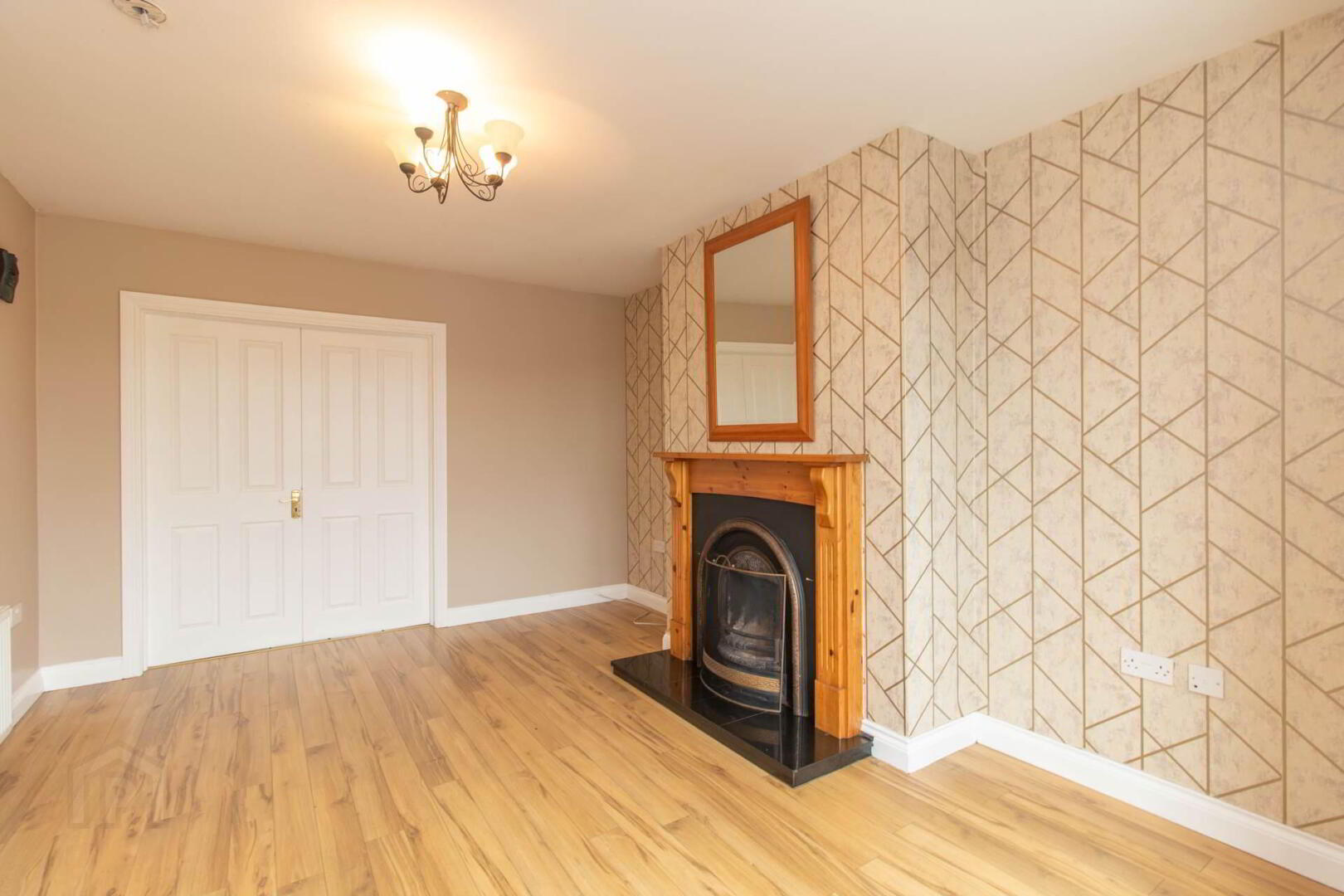 53 Heatherfield 7 of 27