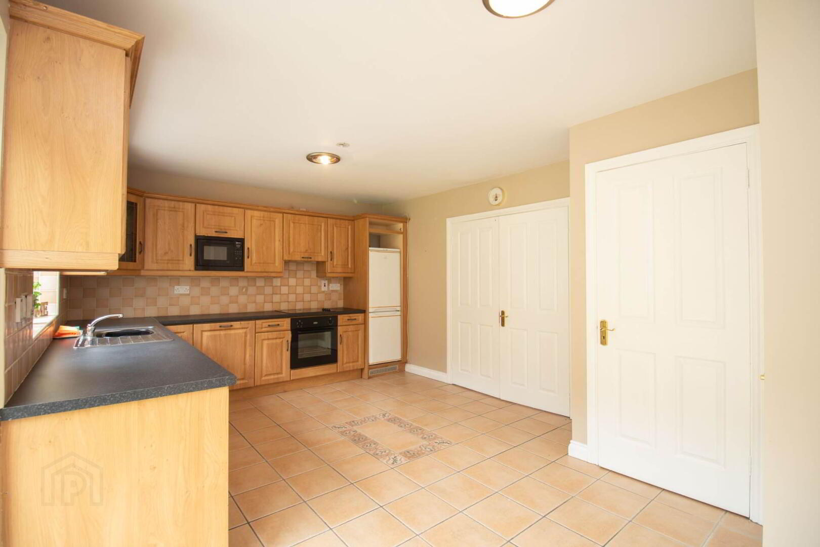 53 Heatherfield 10 of 27
