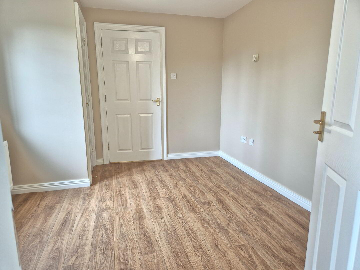 Unit B, 1 Enagh Crescent 3 of 7