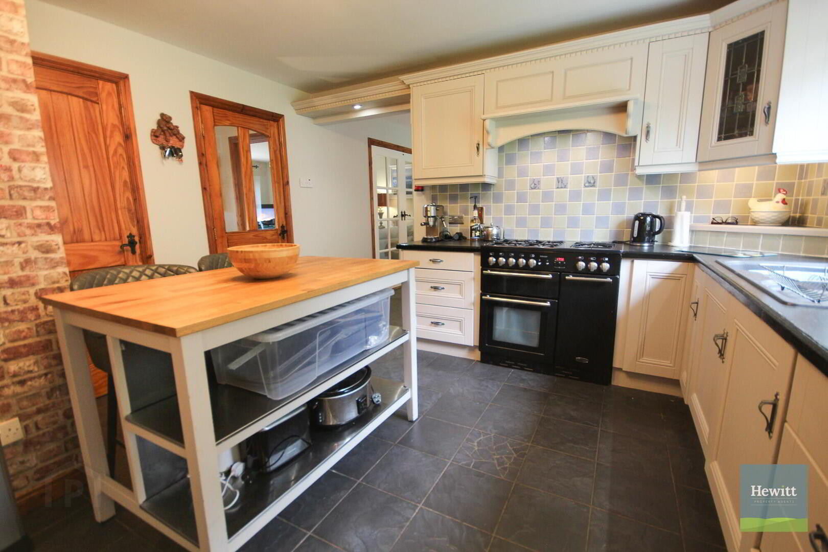 7 Eden Court 12 of 39