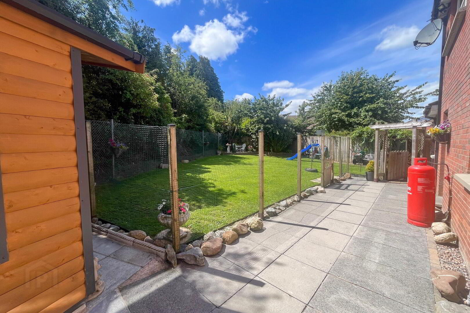 7 Eden Court 39 of 46