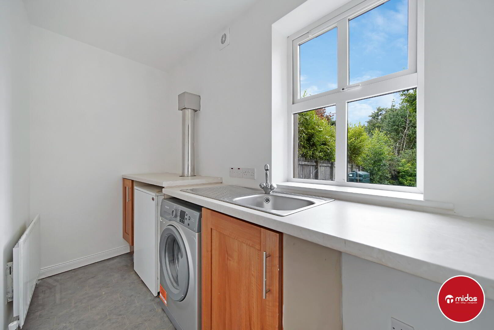 104 Waterfoot Park 6 of 24